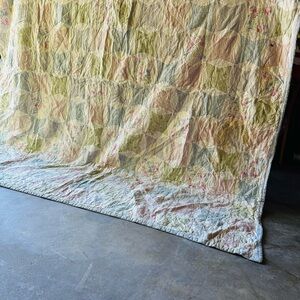 Vintage Floral Patchwork Quilt